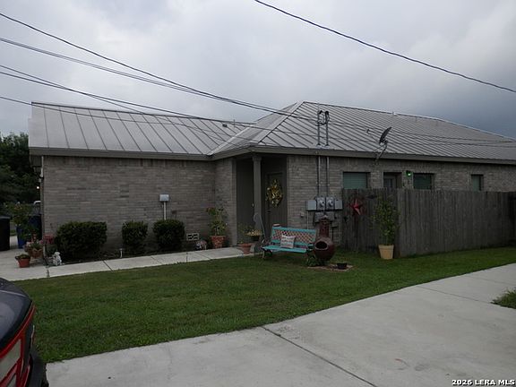 3rd image of 331 Oelkers Dr Unit A