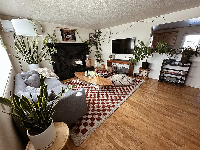 1314 NE Thompson Dr — Photo 2