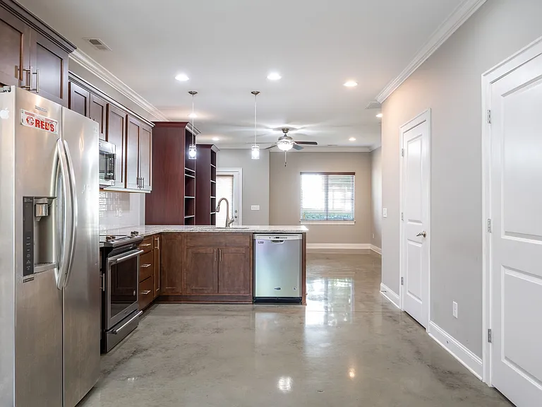 3111 Saint Elmo Ave — Photo 8