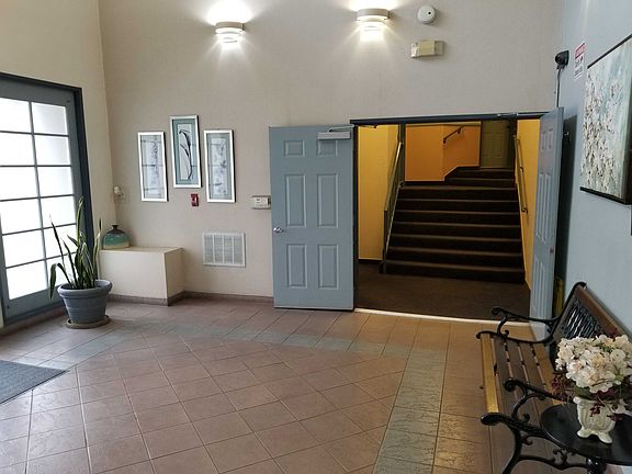 4th image of 5457 White Oak Ave #309