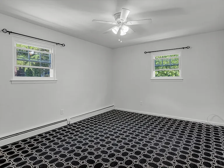 217 Bellerose Ave — Photo 15
