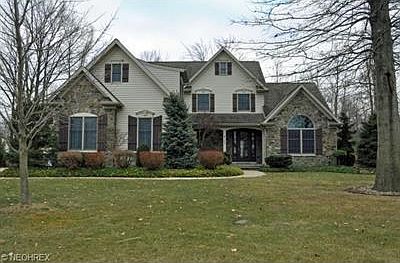 1st image of 293 Vinewood Dr