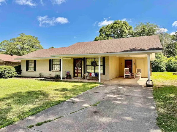 2 Paul St, Mc Gehee, AR 71654