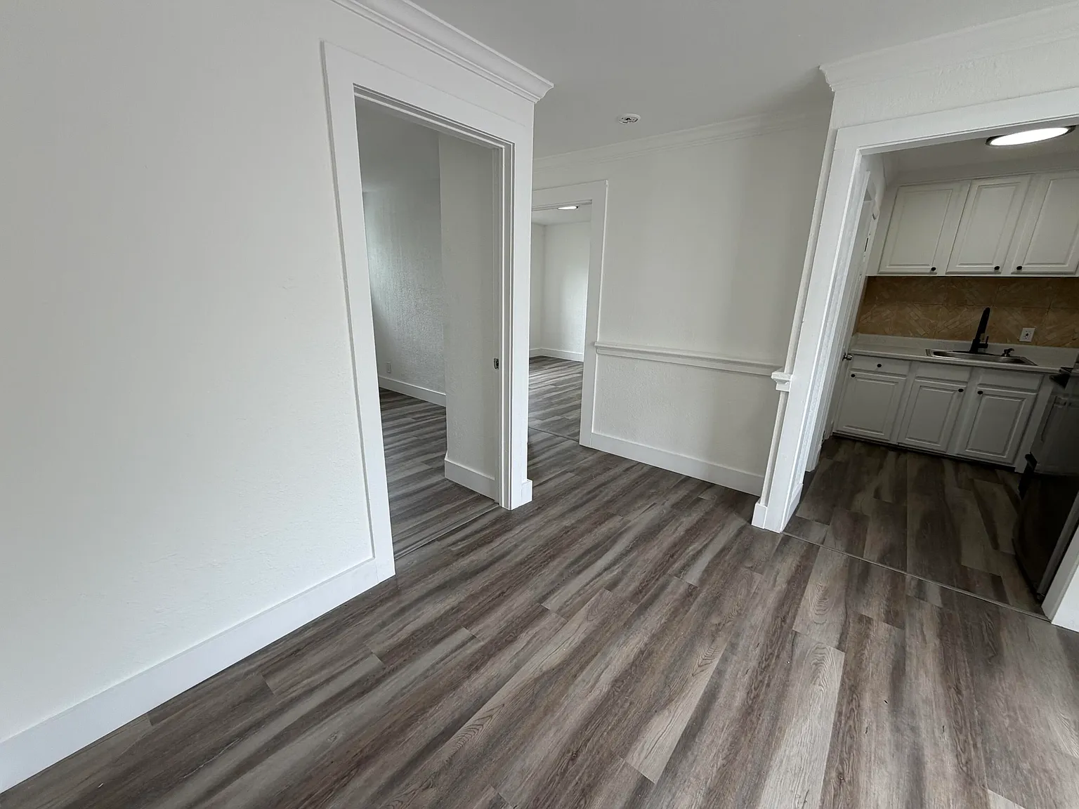 2 bed, 1.0 bath, 2136 sqft, $2,100 — Photo 2