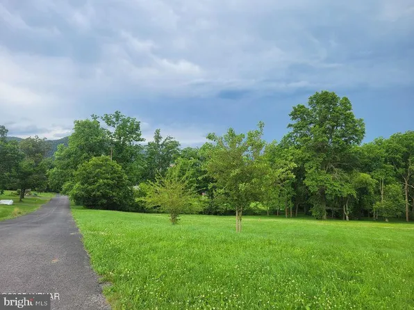 191 Gray Fox Rd, Mill Hall, PA 17751