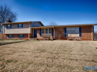 7711 Logan Dr SW, Huntsville, AL 35802