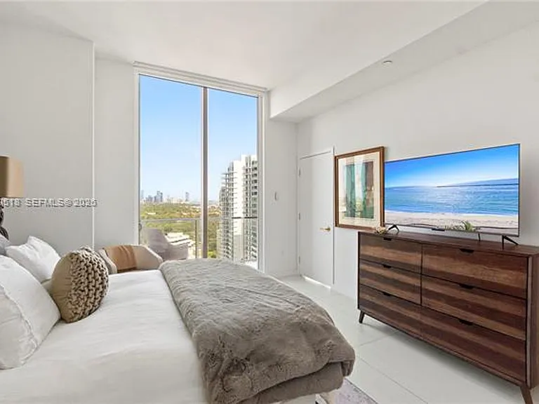 2678 Tigertail Ave #Penthouse CU-4 — Photo 17