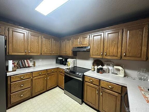 5th image of 225 Kildee Rd