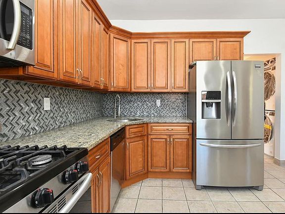 3rd image of 1402 8th St #2