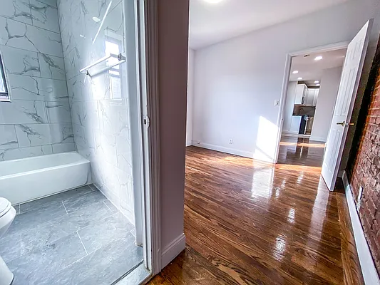 Rented by Voro New York | media 84