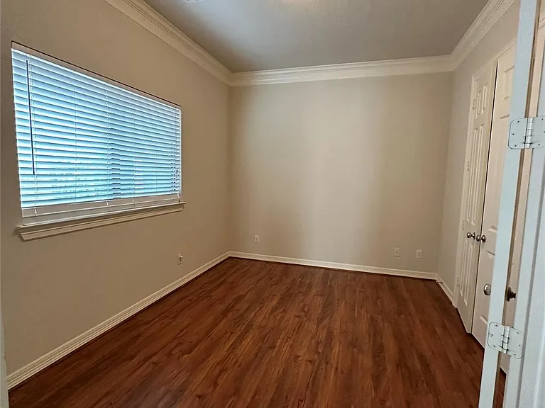 2910 Royal Oaks Grv — Photo 24