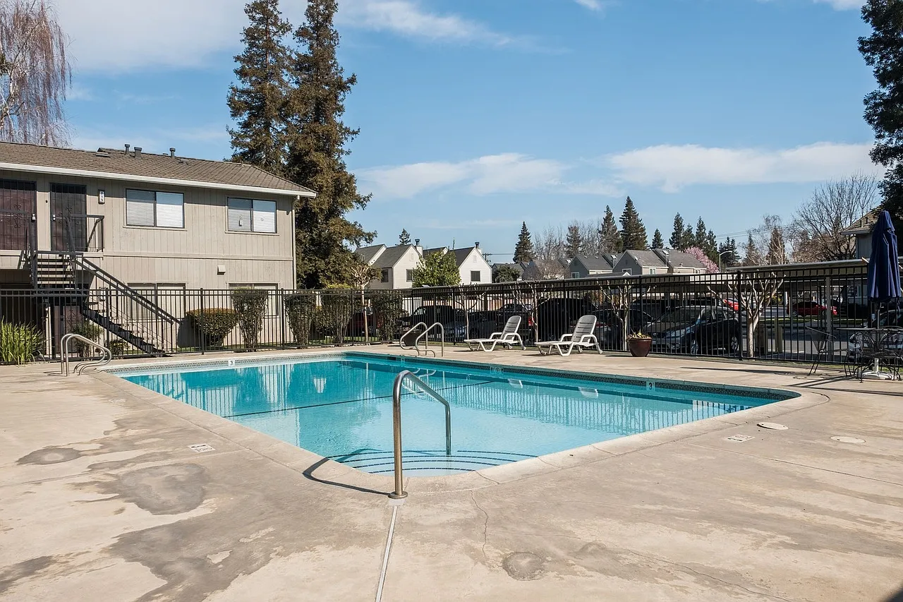 Manteca Golf & Tennis Villas — Photo 4