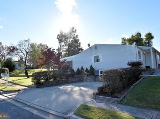 4331 Hallfield Manor Dr, Baltimore, MD 21236
