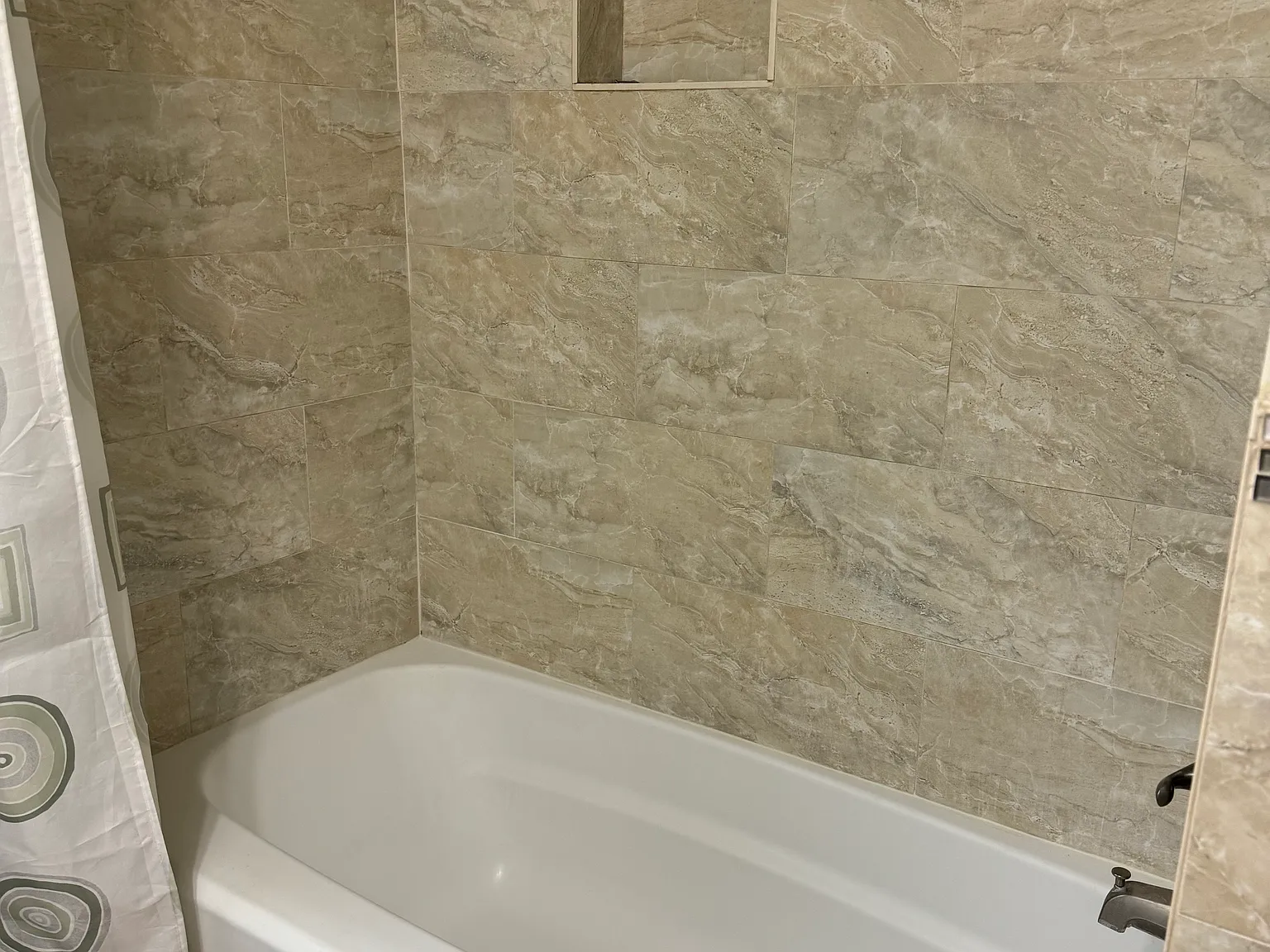 2 bed, 1000 sqft, $1,700 — Photo 4