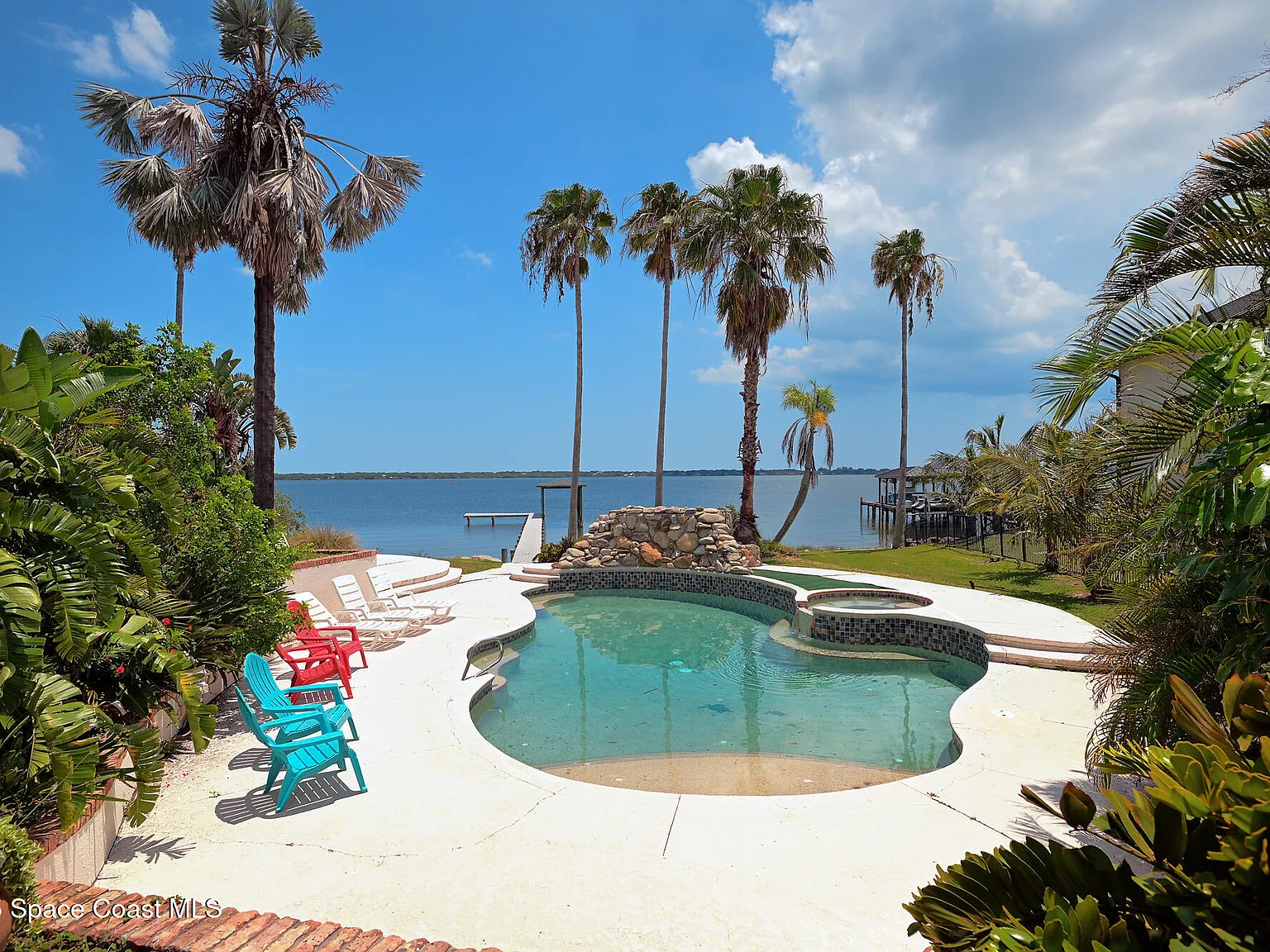 8 bed, 7.0 bath, 9674 sqft, $13,900 — Photo 3