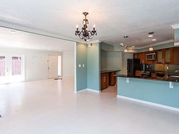 4th image of 2591 Derbyshire Cir