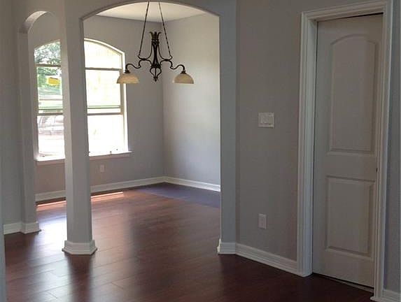 2nd image of 1329 Stafford Dr