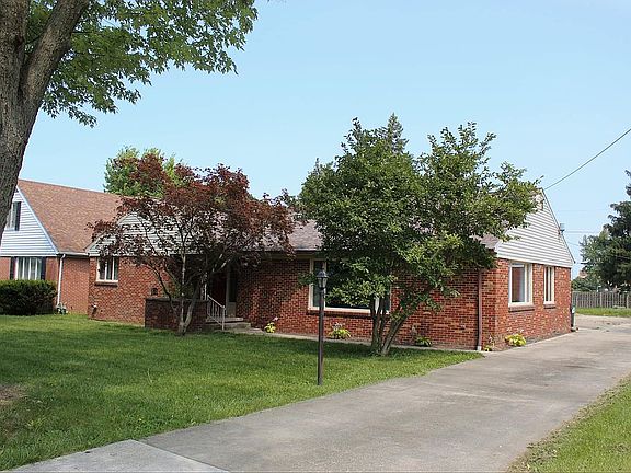 2nd image of 126 W Hobart Ave
