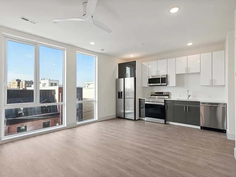 1225 E Fletcher St #302 — Photo 1