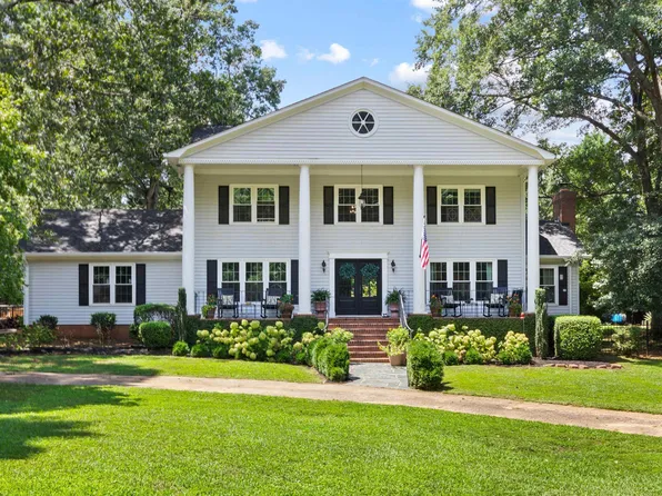 105 Oak Meadow Dr, Simpsonville, SC 29681