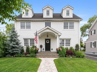 33 Sherman Ave, Rockville Centre, NY 11570