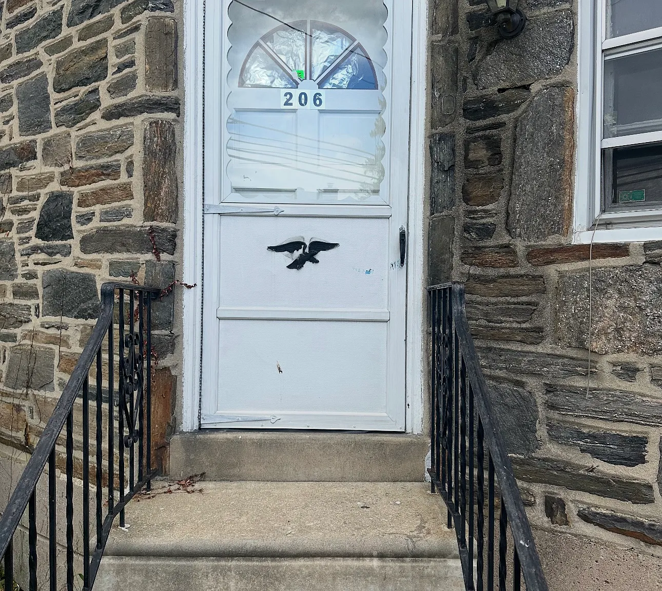 3 bed, 1224 sqft, $1,800 — Photo 1