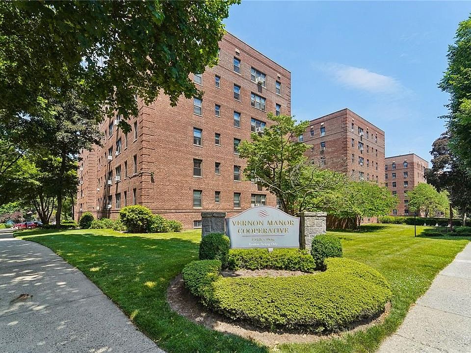 1st image of 1 Fisher Drive E #609
