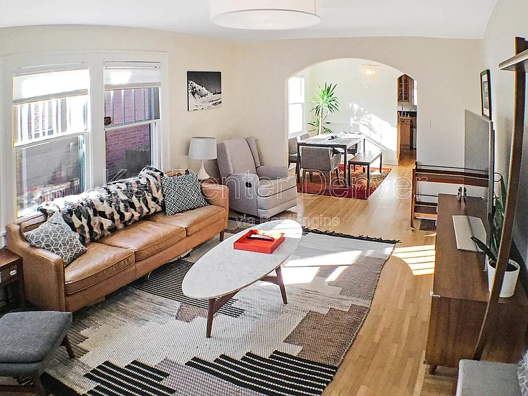 485 S York St — Photo 2