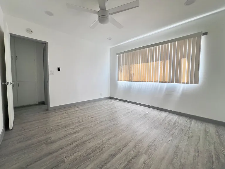 10942-10948 Crenshaw Blvd (Hexagon Eagles LLC) — Photo 9