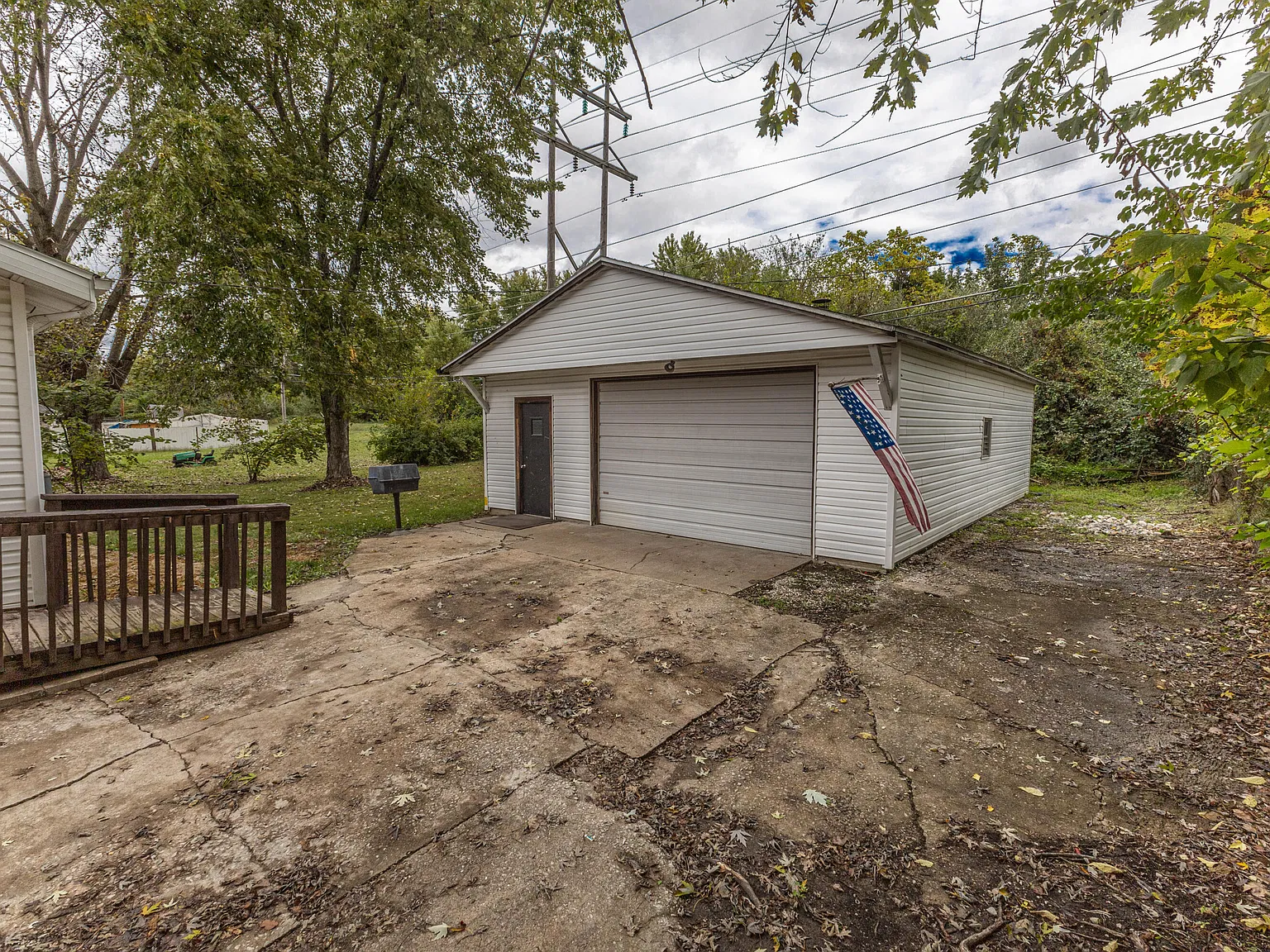 3 bed, 1.0 bath, 960 sqft, $1,300 — Photo 4