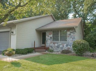 5747 Wood Valley Rd, Kalamazoo, MI 49009