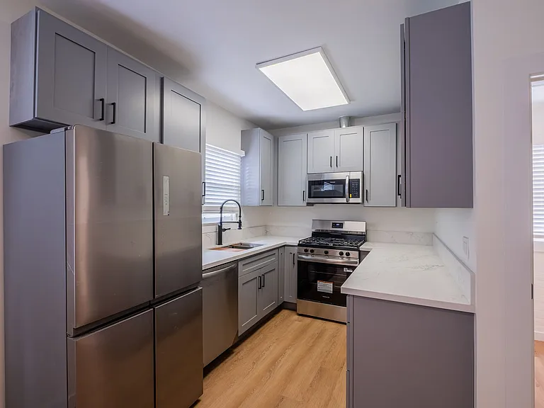 108 Broadway Residences — Photo 6
