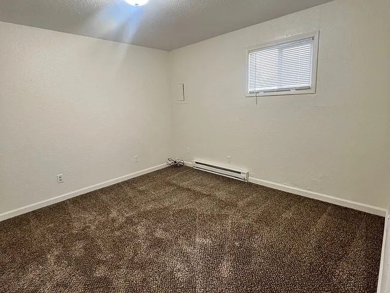 7865 Valley Rd NE — Photo 27