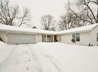 1221 Kaneville Rd, Geneva, IL 60134