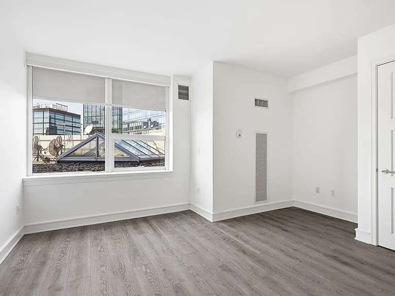 1 Renaissance Sq #11G — Photo 14