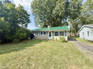 950 Donmar Ln, Youngstown, OH 44511