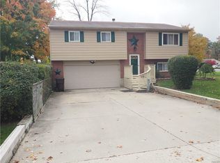 3867 Lujon Dr, Dayton, OH 45431