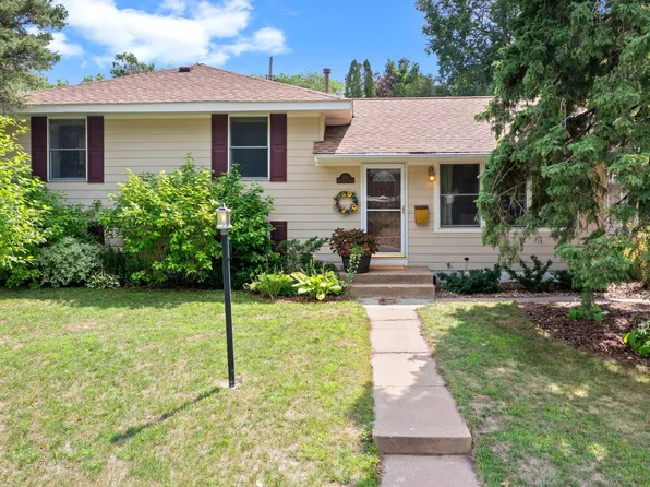 2362 Wellswood Curv, Bloomington, MN 55431