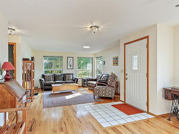 2nd image of 3005 Nova Dr