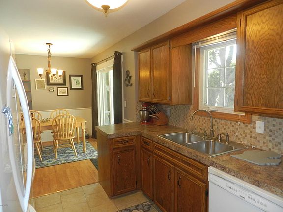 4th image of 4012 Lila Ave SW