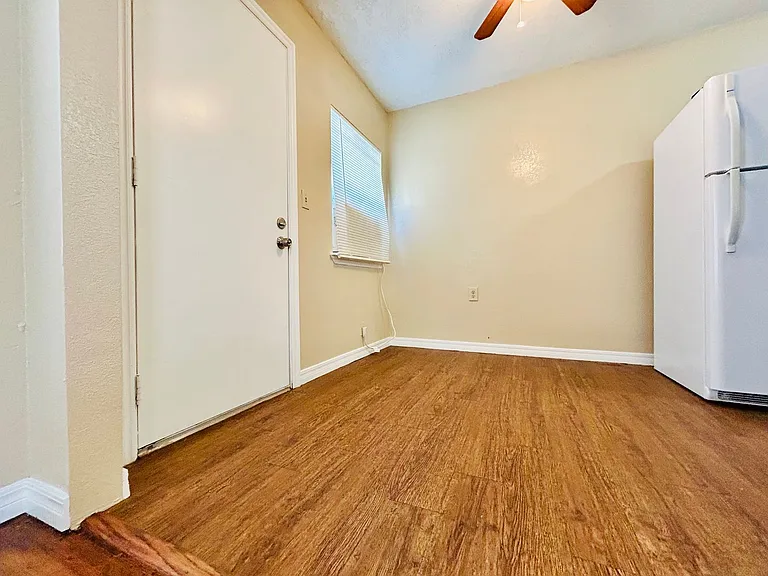 421 Showalter Dr — Photo 8