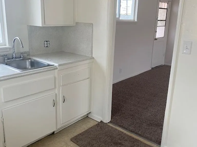12522 Truro Ave — Photo 10