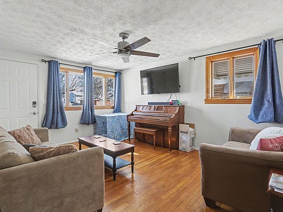 4th image of 3977 Sexton Dr