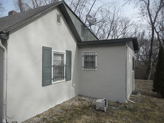 3rd image of 5919 Lawn Ave