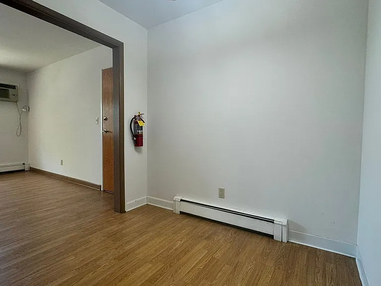 614 E. Jefferson Street — Photo 6
