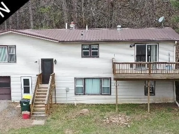 16347 W Point Rd, Gays Mills, WI 54631