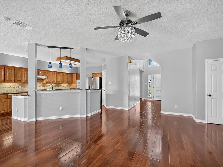 3113 Lochaven Dr — Photo 4