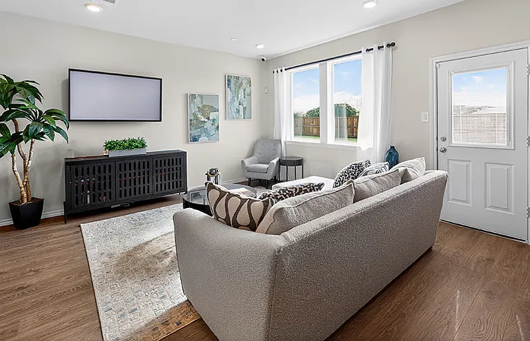 Urbane Duo Townhomes — Photo 7