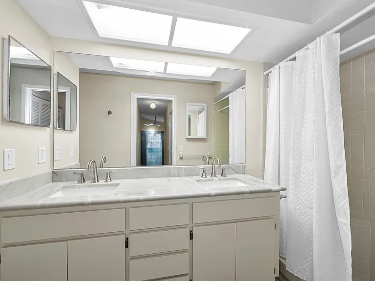 23-web-or-mls-Primary Bathroom 1aSSR_07112026