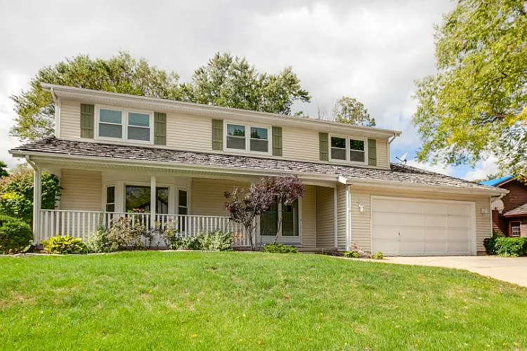 639 Paddock Ln photo 1